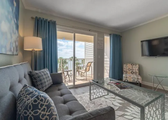 421-Fully Renovated, Wifi, Pool, Amazing Views, Near Bucs Stadium