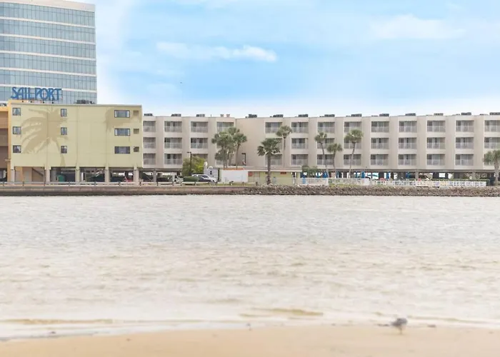 421-Fully Renovated, Wifi, Pool, Amazing Views, Near Bucs Stadium