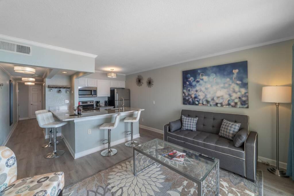 Appartement 421-fully Renovated, Wifi, Pool, Amazing Views, Near Bucs Stadium